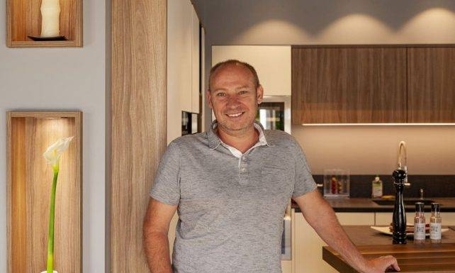 Portrait thierry Mood Inside showroom cuisine — Mood Inside, agenceur à Annecy