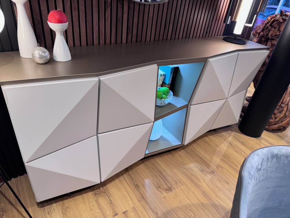 Buffet facades 3D gris niche éclairée — Mood Inside, agenceur à Annecy