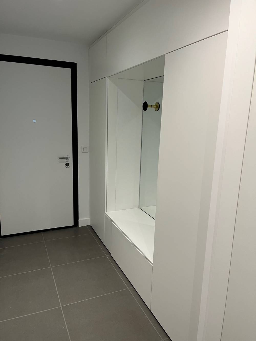 Meuble entree vestiaire blanc miroir banc — Mood Inside, agenceur à Annecy