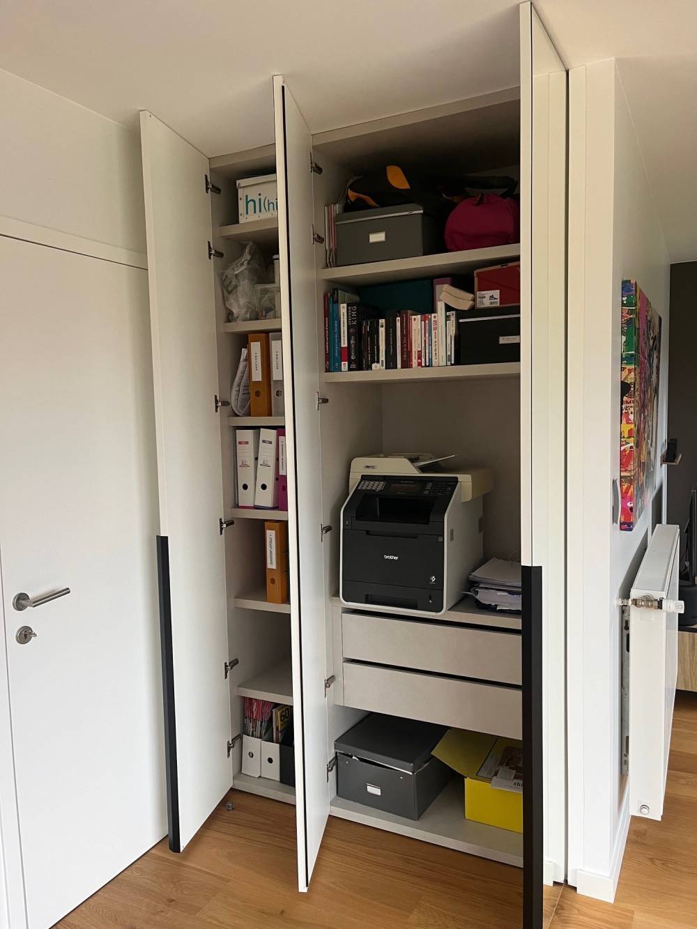 Placard blanc ouvert bureau rangement imprimante — Mood Inside, agenceur à Annecy